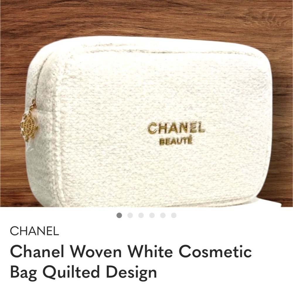 CHANEL New Gold and Cream Color Beauty Make Up Bag And Gift Box